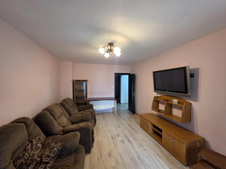 Apartament cu 2 camere decomandat, mobilat în Nicolina