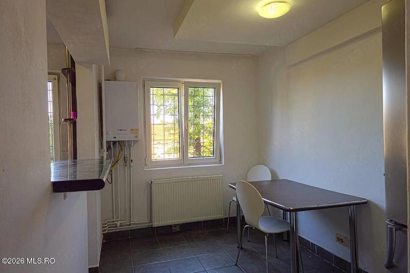 Apartament cu 4 camere semidecomandat în Mehala