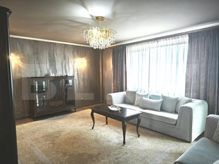 Apartament cu 3 camere decomandat, mobilat în Central