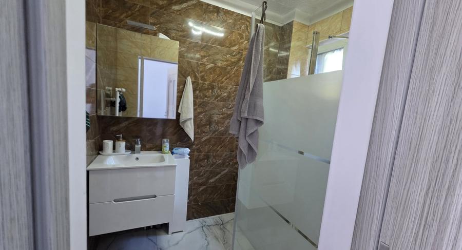 Duplex cu 3 camere cu Piscina în Dumbrăvița
