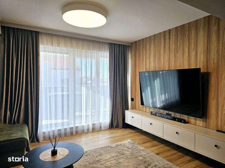 Inchiriem apartament exclusivist cu terasa si parcare, ultracentral - 14