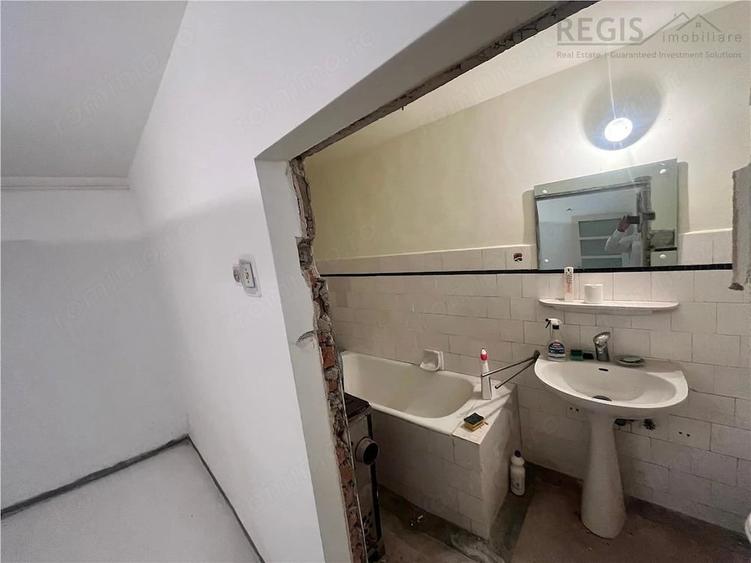 Casă cu 5 camere cu Teren 1590 Mp în Schei