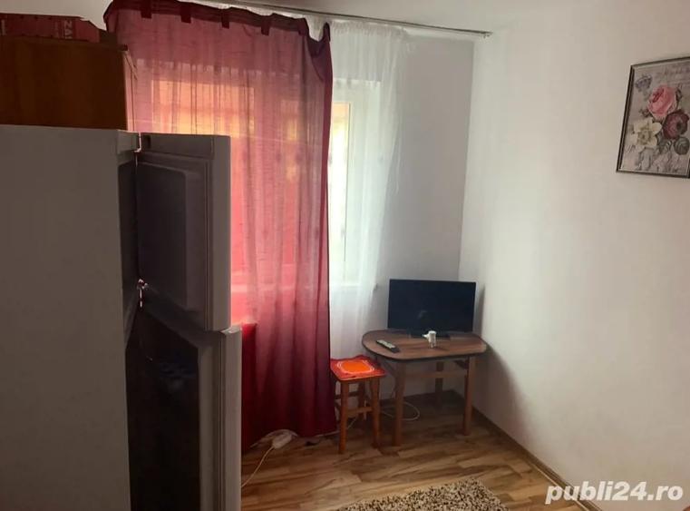 Garsonieră decomandată în Central