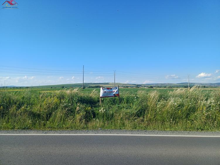 Teren Construcții intravilan de 4700000 mp, în Periferie