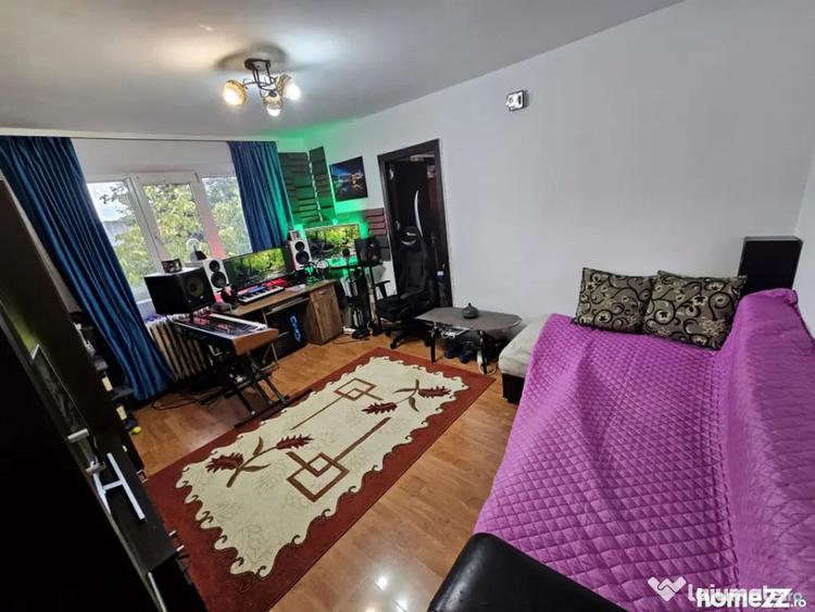 Apartament cu 2 camere semidecomandat în Boema