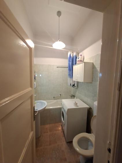 Casă cu 4 camere cu Canalizare în Titulescu