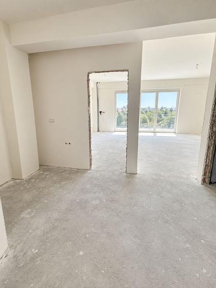 Apartament cu 3 camere decomandat în Soarelui