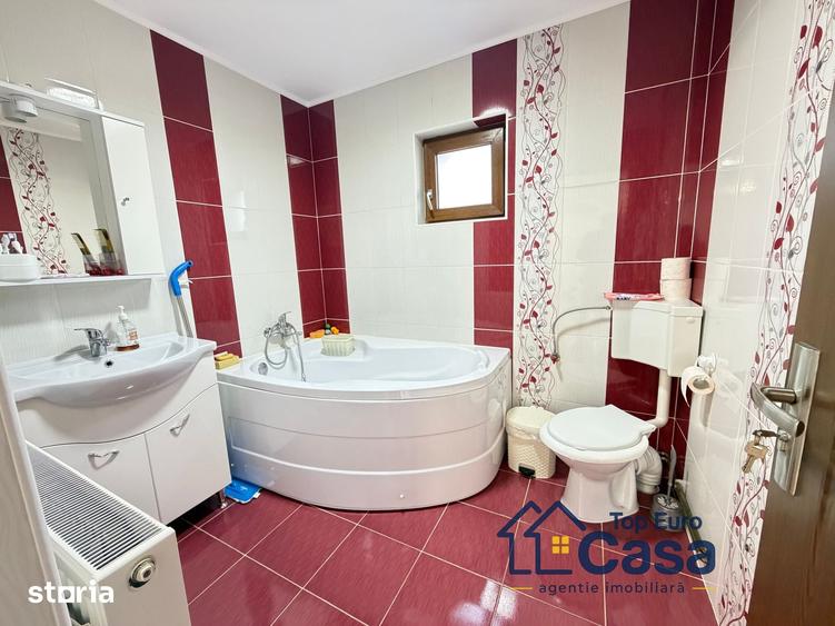 Casă cu 4 camere cu Teren 464 Mp în Central