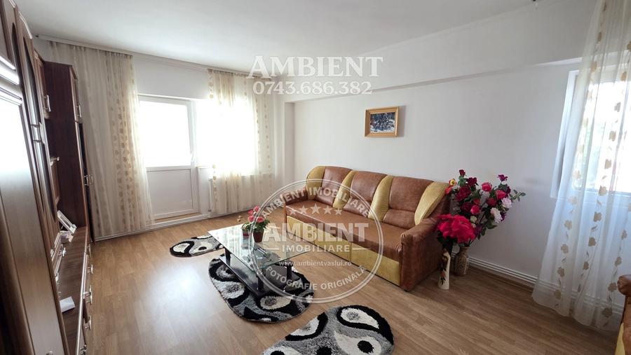Apartament cu 5 camere decomandat, mobilat în Spital