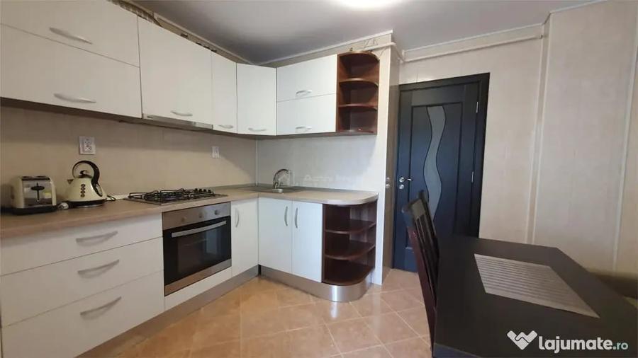 Apartament cu 3 camere decomandat în Burdujeni