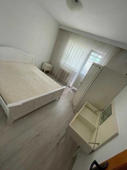 Apartament cu 3 camere decomandat în Obcini