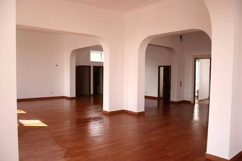 Spațiu comercial, de 220 mp, în Ultracentral
