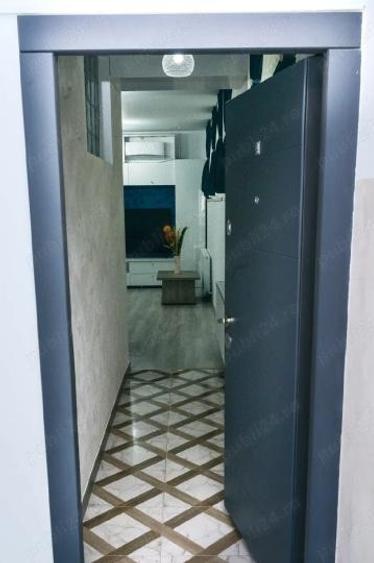 Apartament cu 2 camere semidecomandat, mobilat în 1 Mai