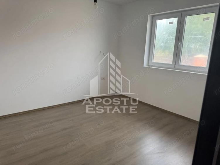 Casă cu Teren 500 Mp în Sânmihaiu Român