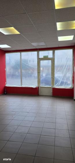 Spațiu comercial, de 64 mp, în Central