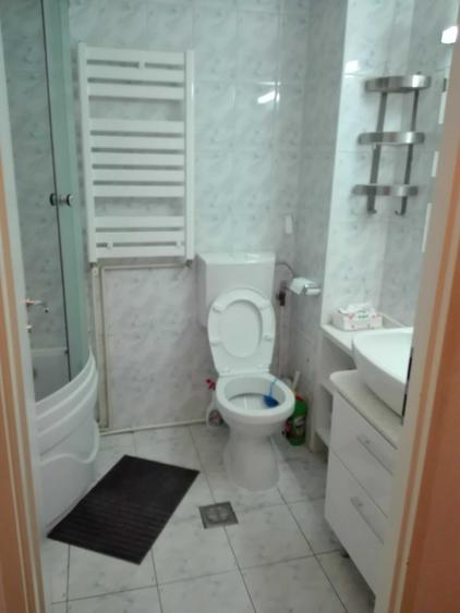 Apartament cu 2 camere semidecomandat în Barbu Văcărescu