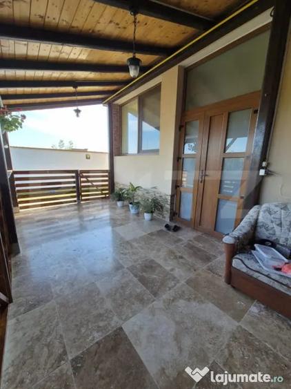 Casă cu 7 camere cu Teren 850 Mp în Șișești
