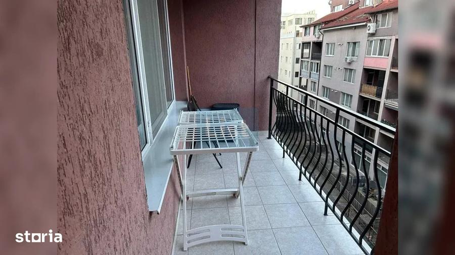 Garsonieră decomandată în Borhanci
