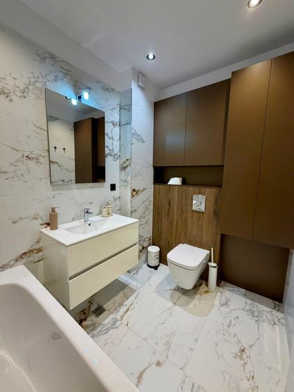 Apartament cu 3 camere semidecomandat în Pantelimon