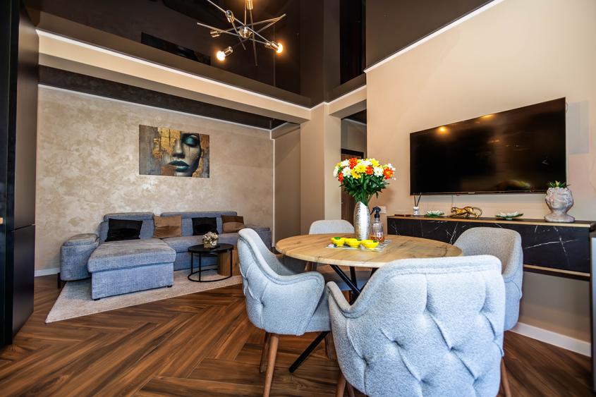 Apartament cu 2 camere decomandat în Central