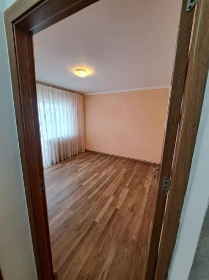 Apartament cu 3 camere decomandat în Popa Șapcă