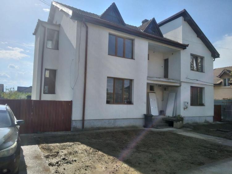 Casă individuală cu 6 camere decomandat cu Canalizare în Săcălaz