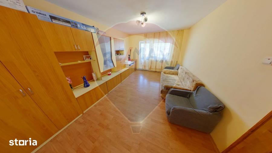 Apartament cu 3 camere, mobilat în Central