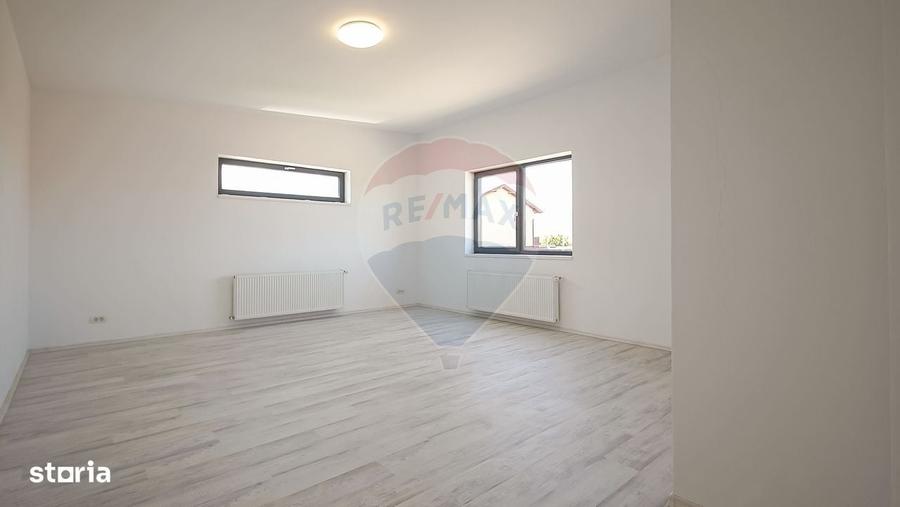 Spațiu comercial, de 320 mp, în Hărmanului