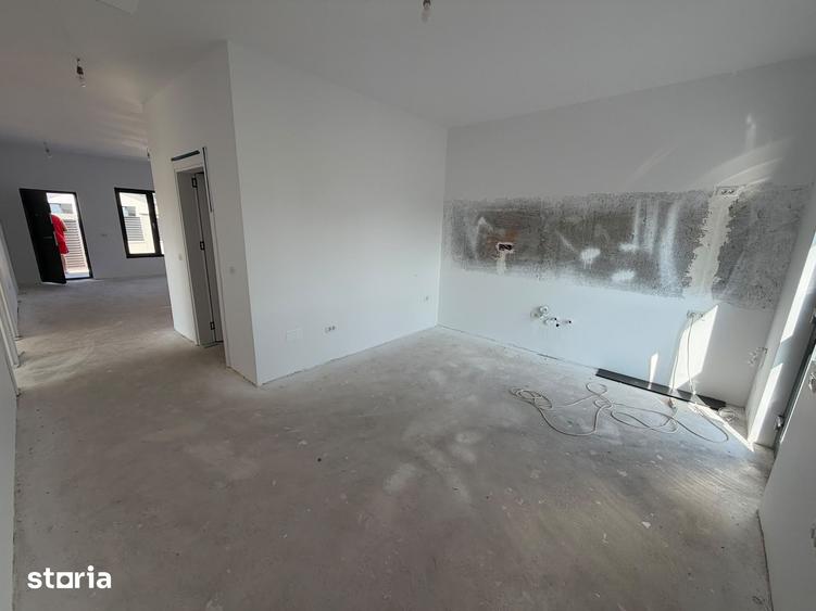 Casă cu 4 camere cu Teren 350 Mp în Central