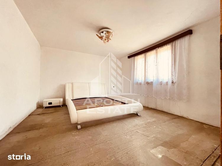 Casă cu 2 camere cu Teren 1472 Mp în Central