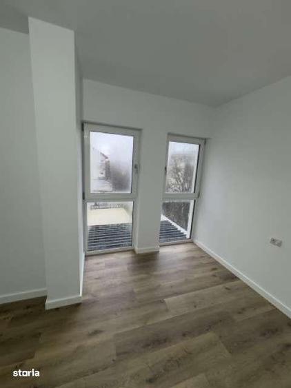 Casă cu 4 camere cu Teren 200 Mp în Valea Rosie