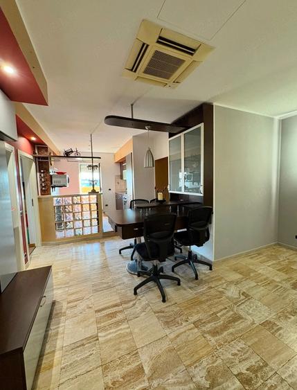 Apartament cu 3 camere semidecomandat în Nord