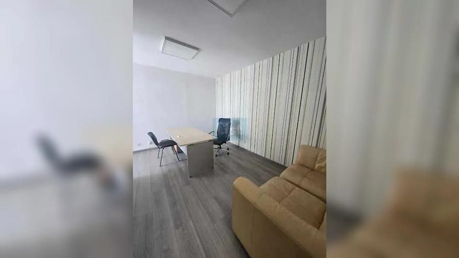 Birou, de 110 mp, în Central