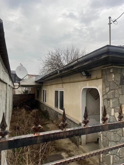 Casă cu 3 camere cu Teren 190 Mp în Central