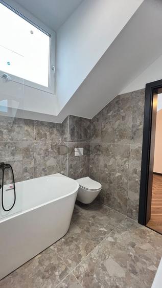 Apartament cu 3 camere semidecomandat, mobilat în Turnișor