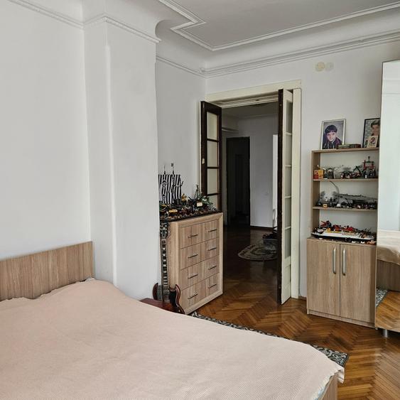 Apartament cu 5 camere decomandat în Ferdinand