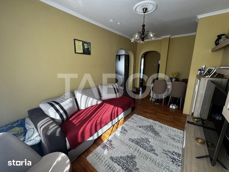 Apartament cu 4 camere decomandat în Central