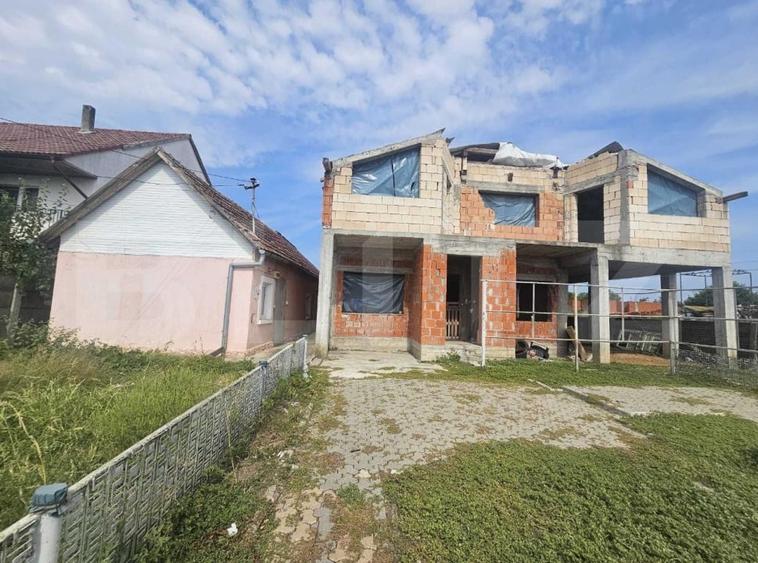 Teren Construcții intravilan de 1439 mp, în Periferie