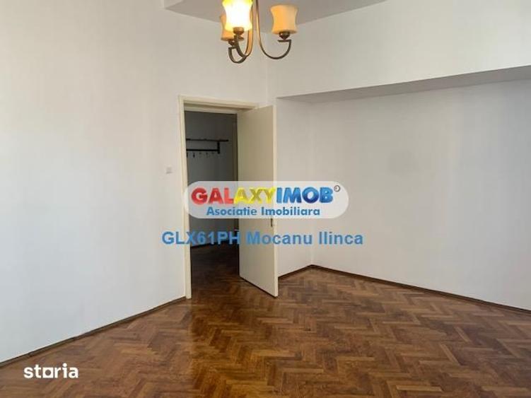 Spațiu comercial, de 140 mp, în Democrației