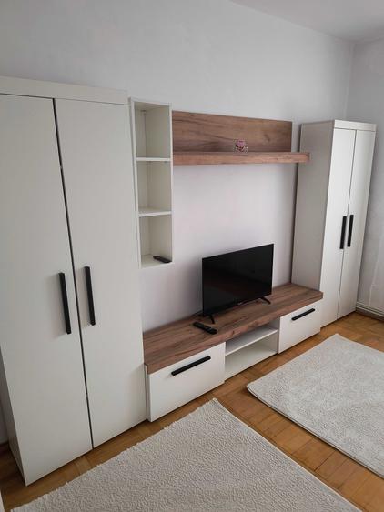 Apartament cu 3 camere decomandat în Păcurari