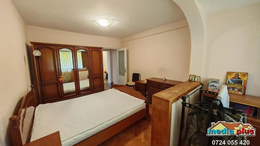 Apartament cu 3 camere decomandat în Central