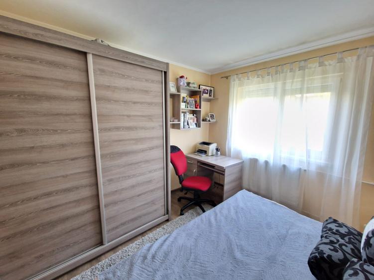 Apartament cu 3 camere decomandat în Rogerius