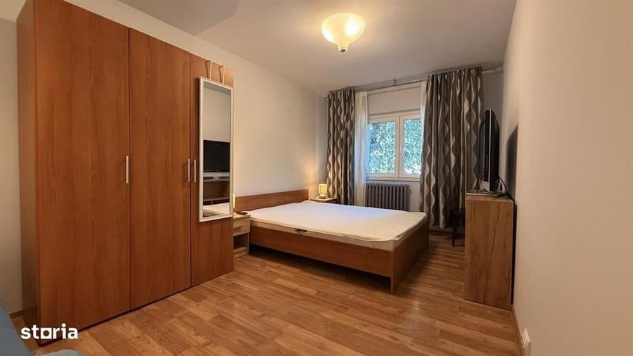 Apartament cu 3 camere semidecomandat în Aviației