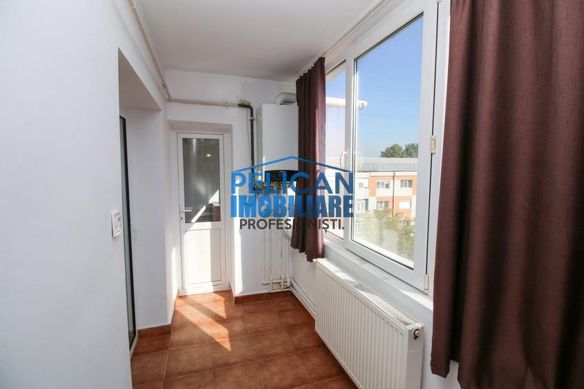 Apartament cu 3 camere decomandat, mobilat în E3