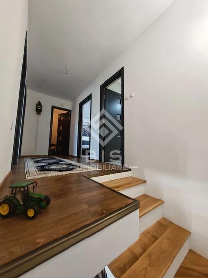 Duplex cu 4 camere cu Canalizare în Sud-Est