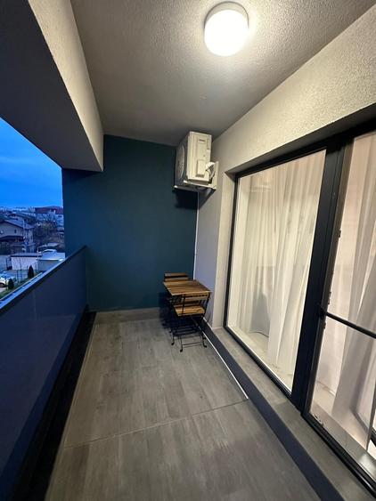 Apartament cu 3 camere semidecomandat în Brâncoveanu