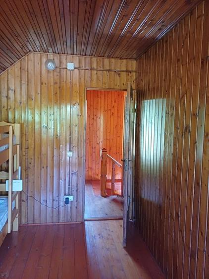 Casă cu 3 camere în Pietroasa