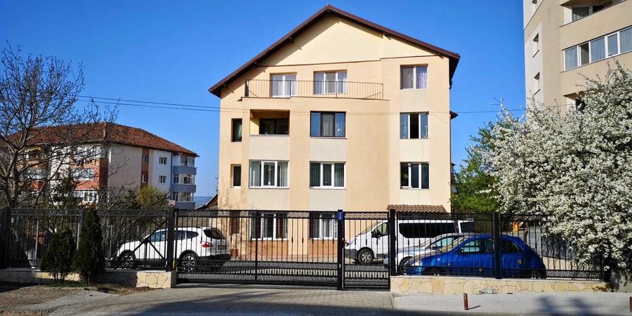 Apartament cu 3 camere decomandat în Sfântu Ilie