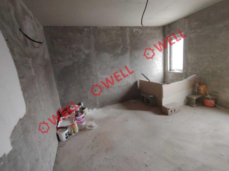 Casă cu 8 camere cu Teren 1130 Mp în Moacșa