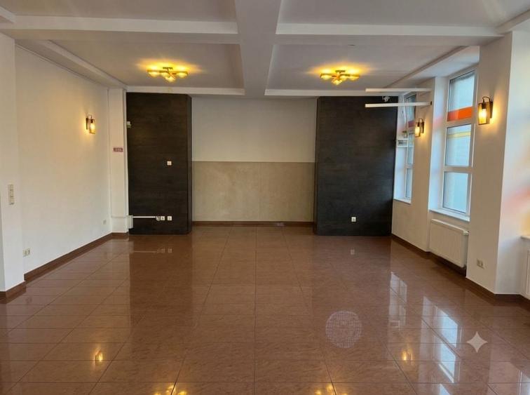Spațiu comercial, de 64 mp, în Rogerius